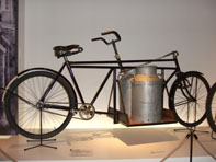 特徴的なルックスのロングジョン　画像出典：自転車博物館毎週日記